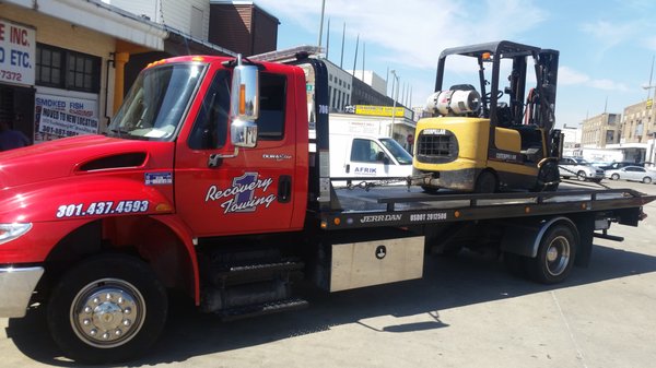 24/7 Towing * Flatbed Service * Roadside Assistance Call for assistance! (301) 437-4593