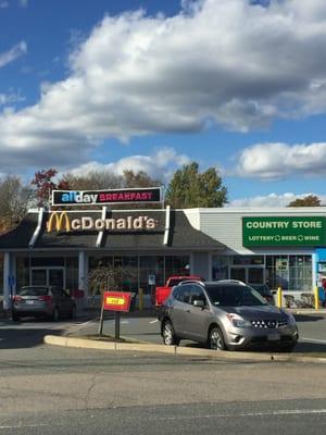 Country Store of Foxborough -- 212 North Street, Foxborough         Storefront