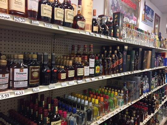 Plenty of liquor, Cognac, Scotch, Whiskey, Vodka, Rum & Tequila options