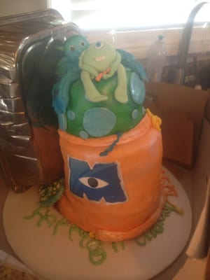 This is literally how the cake was delivered to my house. Notice this isn't close to the design I asked for!