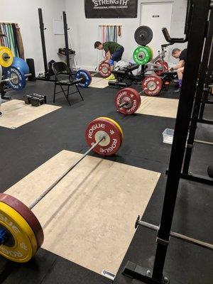 A good view of the entire gym during a fun team lift.