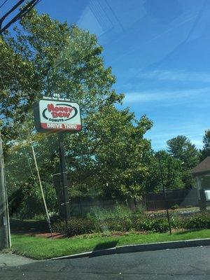 Honey Dew Donuts of Marlborough -- 495 Boston Post Road East / Route 20, Marlborough              Sign