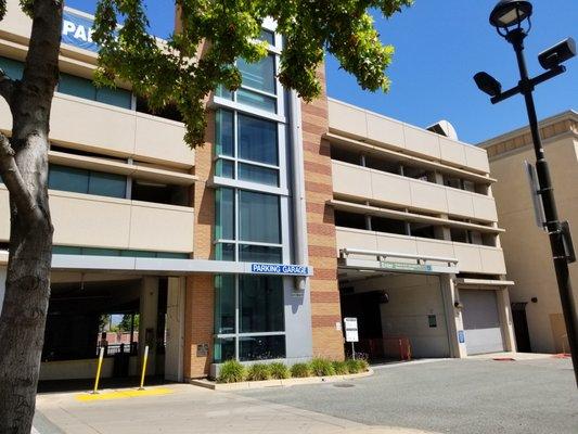 Monterey St Parking Garage