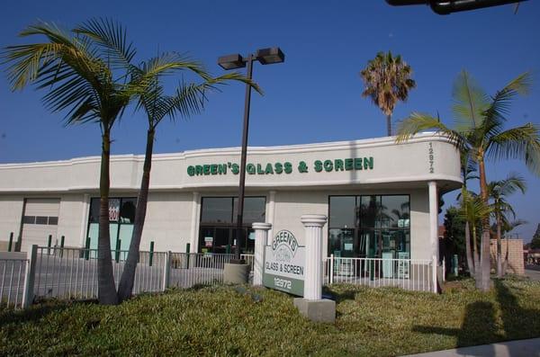 Green's Discount Glass & Screen is family owned and operated. Established in 1968 we are in our fourth generation in the glass industry.