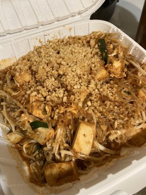 Woon Sen Pad Thai with tofu.