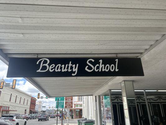 Seguin Beauty School