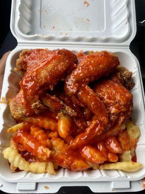 4 Chicken Wings & fries