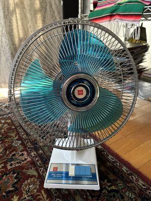 After repair, vintage fan is like new.