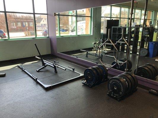 Deadlift platform and bumper plates