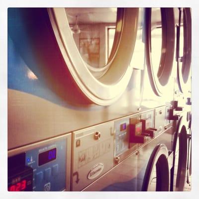 Aqua Laundry Center