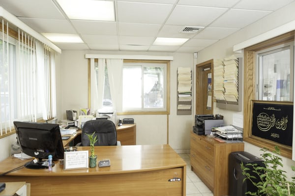 Clean office with free coffee and wi-fi.  Enjoy flat screen TV while you wait.