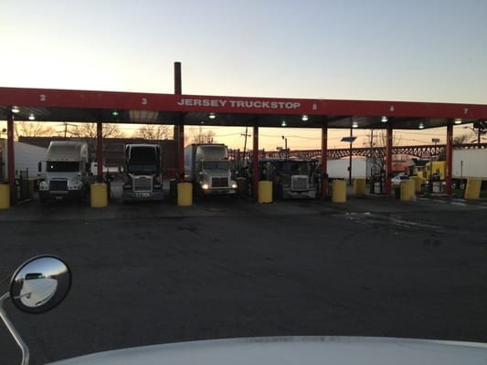 Gas station & flat tire service jersey truckstop