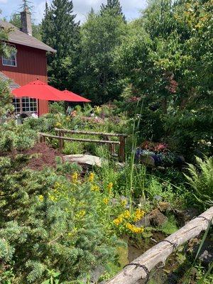 The central garden with bridges and foot paths. The perfect place for magical pictures!