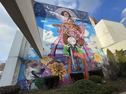 Mural on side wall of building complex 176-190 main st Bristol next to Webster bank