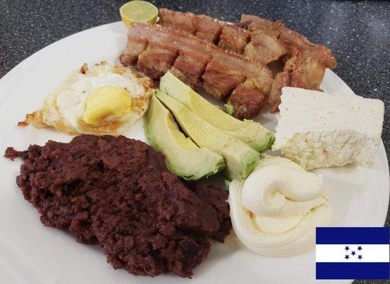 Desayono von chicharrón