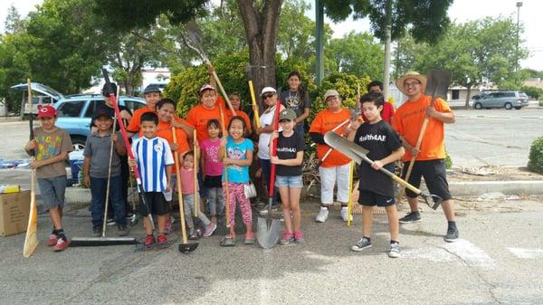 Community Clean Up with Centro La Familia's BHC Group August 2015