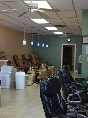 The other side of the salon. You would be surprised how big it is from looking on the outside.