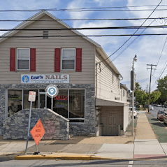 Spacious commercial retail/office space for lease in an active location in the Lemoyne, Pennsylvania area.