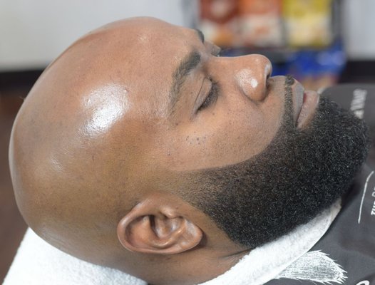 Men's Deluxe Beard Grooming