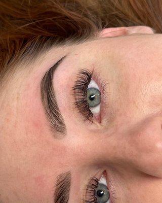 Classic / naturals with brow tint and shape