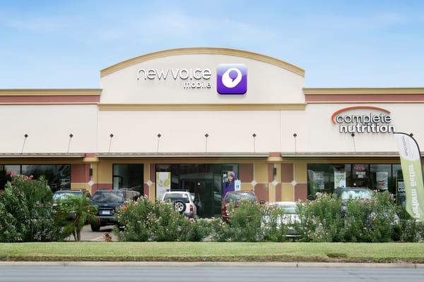 New Voice Mobile Retail Store on 10th St and Nolana Ave in McAllen, Texas.