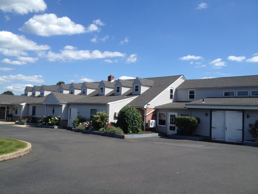 Quakertown Veterinary Clinic - New roof in Williamsburg Slate