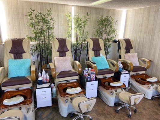 Want to come and relax try are new pedicure spas with are gorgeous staff