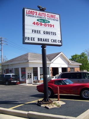 Lord's Auto Clinic sign