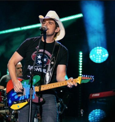 Brad Paisley closing out CMA FEST in a t-shirt of our own design!