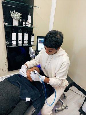 Deliver HydraFacial with certified esthetician