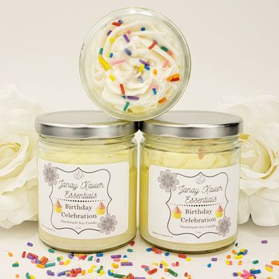 Buttercream icing surrounds this delectable cake scent sweetened with maple syrup for a perfect birthday cake. Cotton Wick