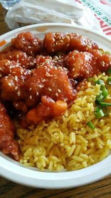 Sesame Chicken Lunch Combo