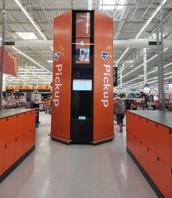 WalMart's new online grocery pickup robot!