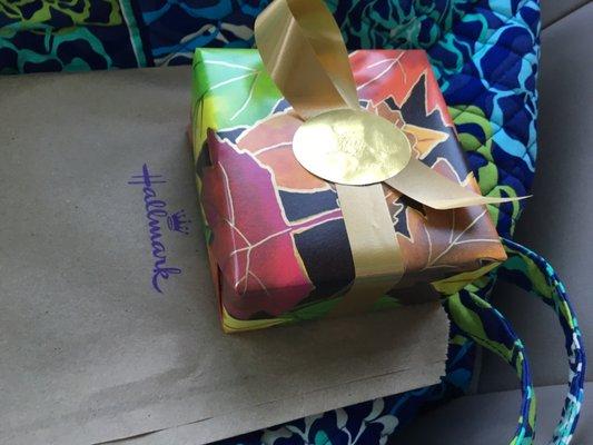 Such sweet old fashioned service - they wrapped my gifts for free, I love it!