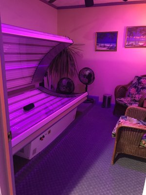 Private room and Level 5 tanning bed!