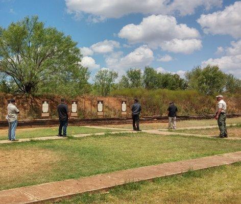 Advanced Course on the shooting range for armed officers taught by Chameleon Associates experts.