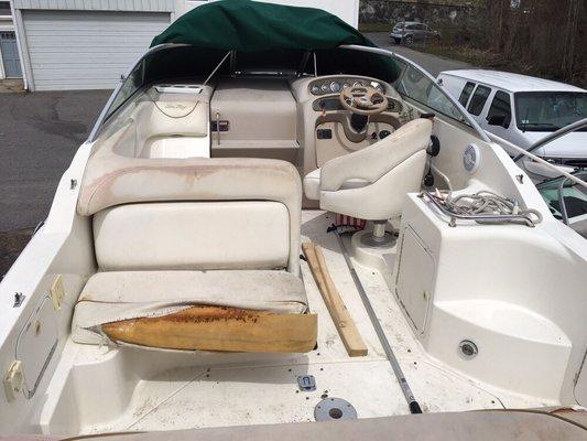 Sea Ray 32" boat Looking for new look