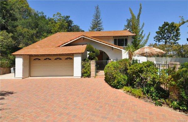 Fantastic Calabasas Fixer-up Home $1,095,000--Represented lovely clients and managed to get them a great deal at $1,079,000! It's now a gem!