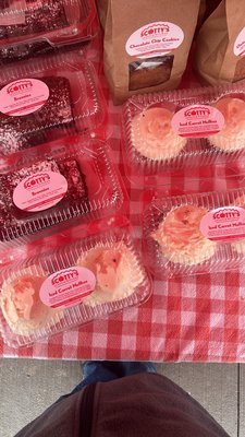 Iced carrot muffins, brownies & cookies