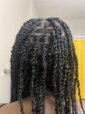 Small/medium kinky twists