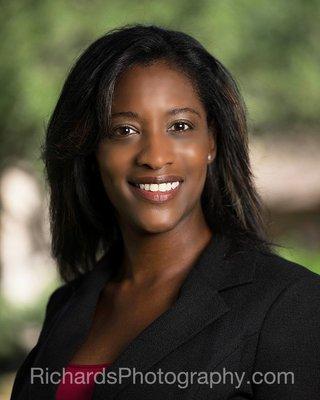 Headshots of woman outdoor setting. Portrait was taken front of our portrait studio. San Antonio portrait photography https://goo.gl/Eecvro