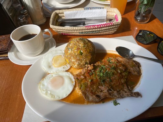 Bolonazo desayuno. Breakfast at bolonazo with coffee