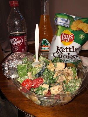 4 Topping Salad,  kettle chips