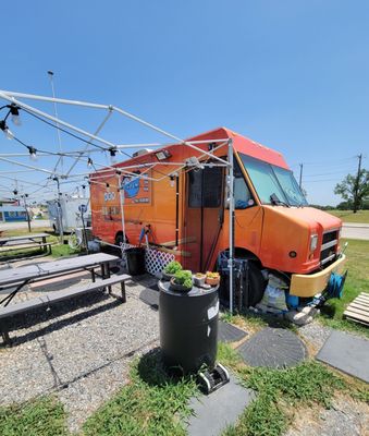 Super cute food truck that sits in a circle with other food trucks. Blink and you'll miss it!!