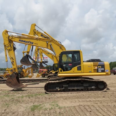 Komatsu PC200 LC-8 for sale or rent