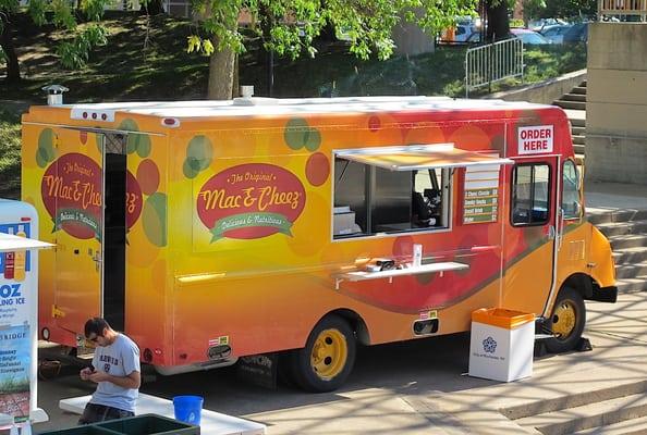 Mac & Cheez Food Truck at Party in the Park