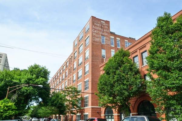 1735 Paulina...great Bucktown loft