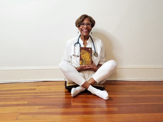 What It Really Means When A Doctor Takes A Holistic Approach To Health