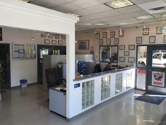 Warren County Collision Center Inc