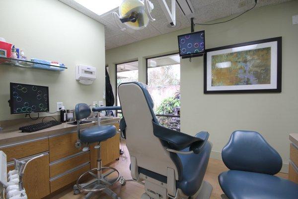 Our dental treatment room equipped with latest technology